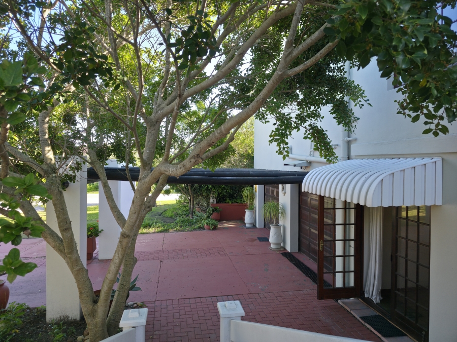 4 Bedroom Property for Sale in Paradise Beach Eastern Cape